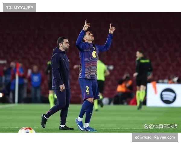 弗里克位置对调：巴萨中卫踢边卫边卫踢中卫的实验